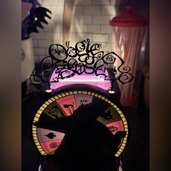 OOGIE BOOGIE’S CASINO NIGHTMARE BEFORE CHRISTMAS SCENTSY WARMER RARE - Picture 11 of 15